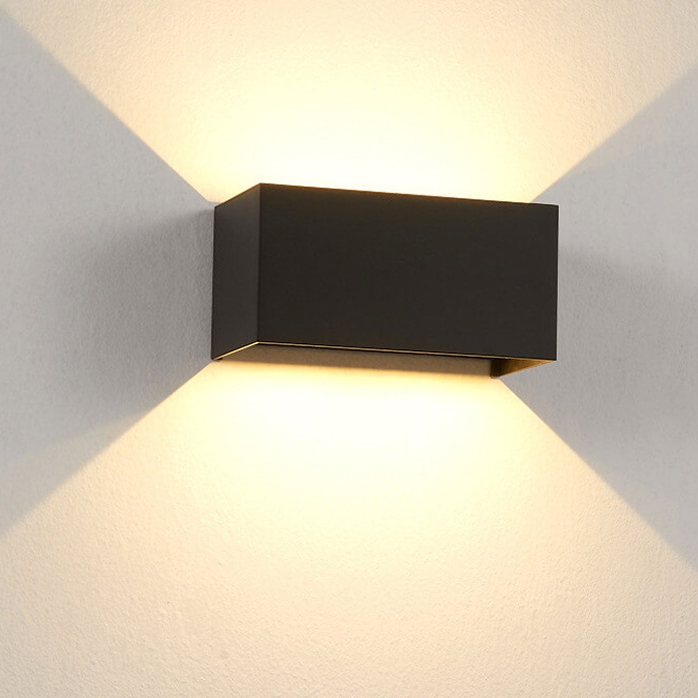 Jasna energooszczędna lampa LED zewnętrzna