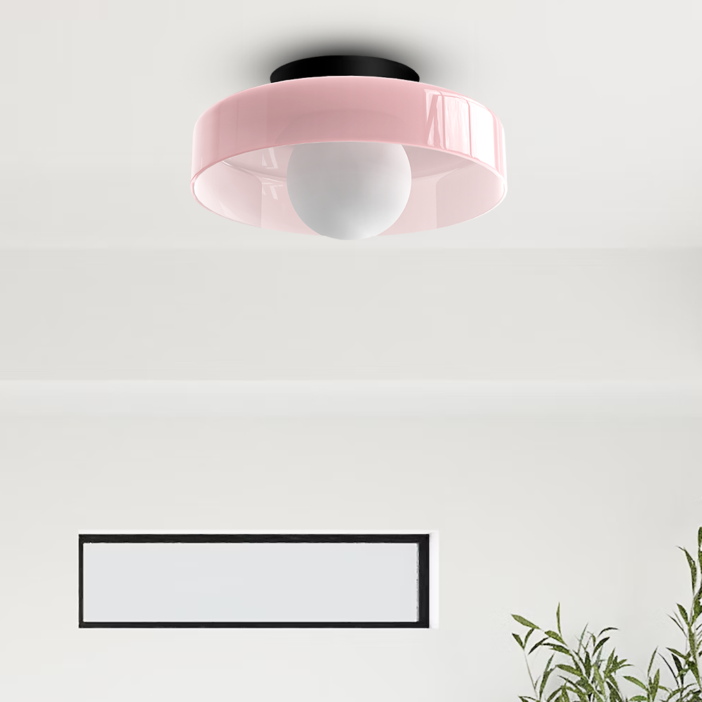Minimalistyczna lampa wisząca z delikatnym światłem