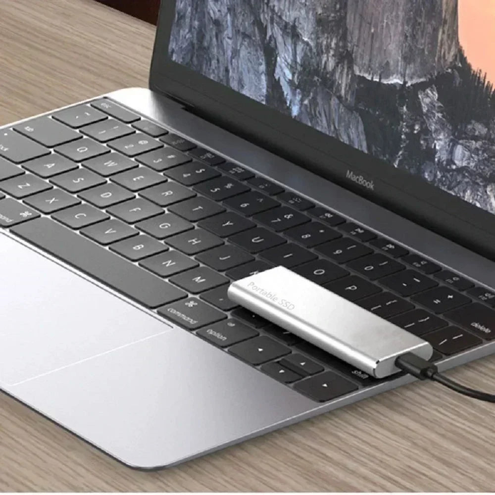 Lekki zewnętrzny dysk SSD do szybkiego transferu - 4TB/1TB