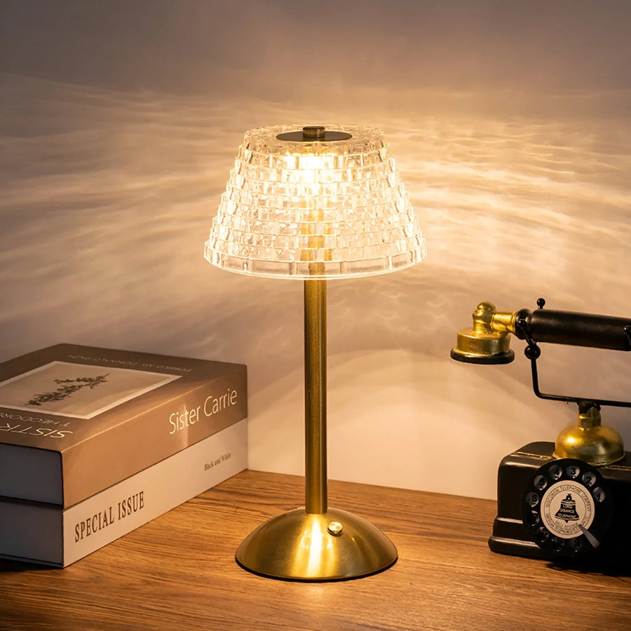 La lampada da tavolo in vetro vintage
