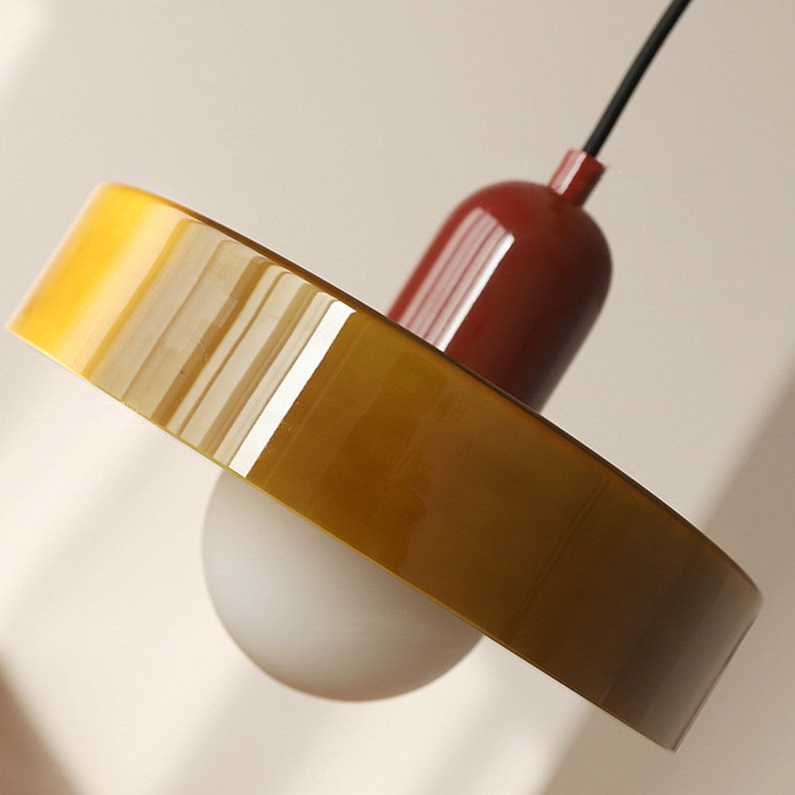 Nowoczesna lampa wisząca do domowej elegancji