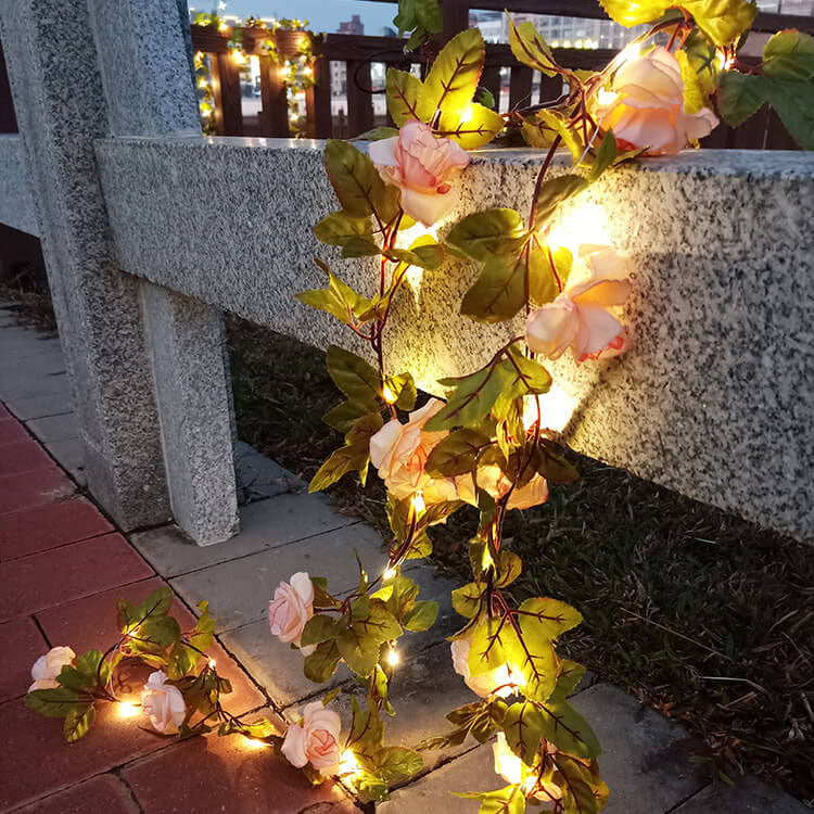 Wasserdichte LED-Außenleuchte mit rosenförmiger Lichterkette