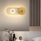 Skandynawska owalna lampa ścienna LED z motywem zegara