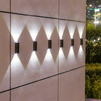 Lampe murale extérieure moderne avec éclairage solaire vers le haut et vers le bas