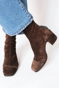 Stivaletti classici da donna effetto camoscio