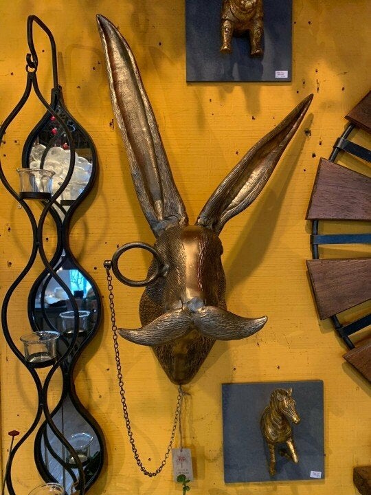 Decorazione da parete vintage testa di cervo corna rustiche e testurizzate