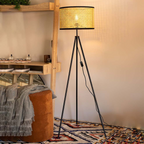 Lampada da terra artistica in stile boho con struttura curva