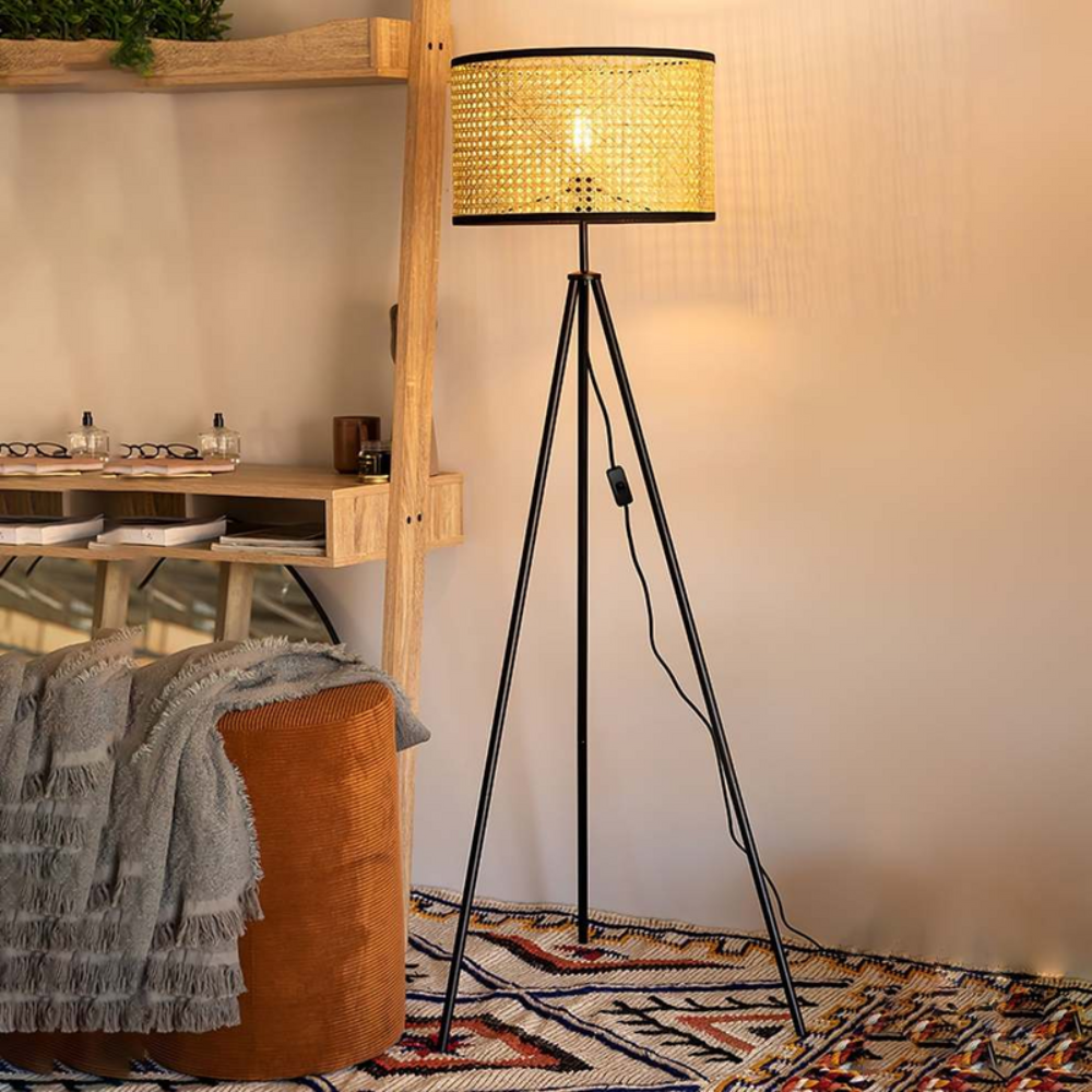 Lampada da terra artistica in stile boho con struttura curva