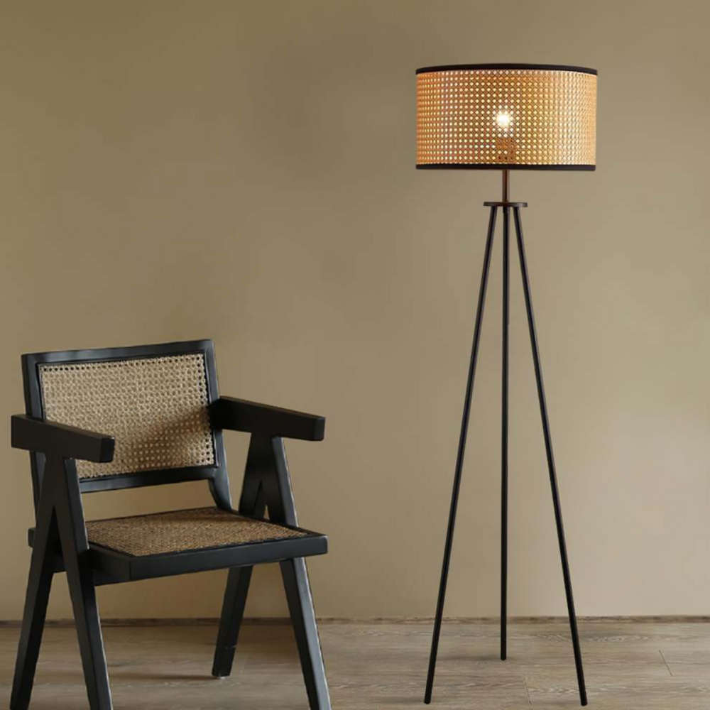 Lampada da terra artistica in stile boho con struttura curva