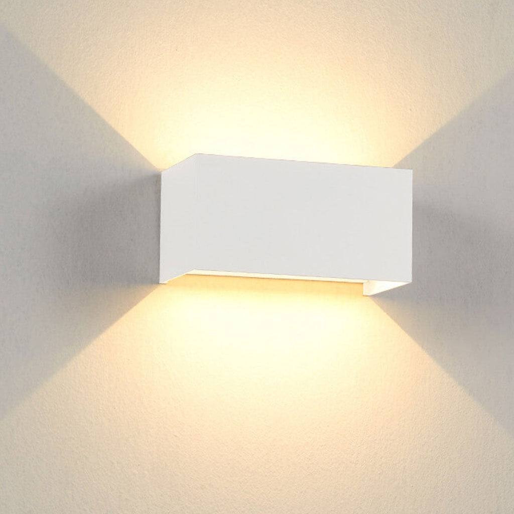 Bright energy-saving outdoor LED lamp