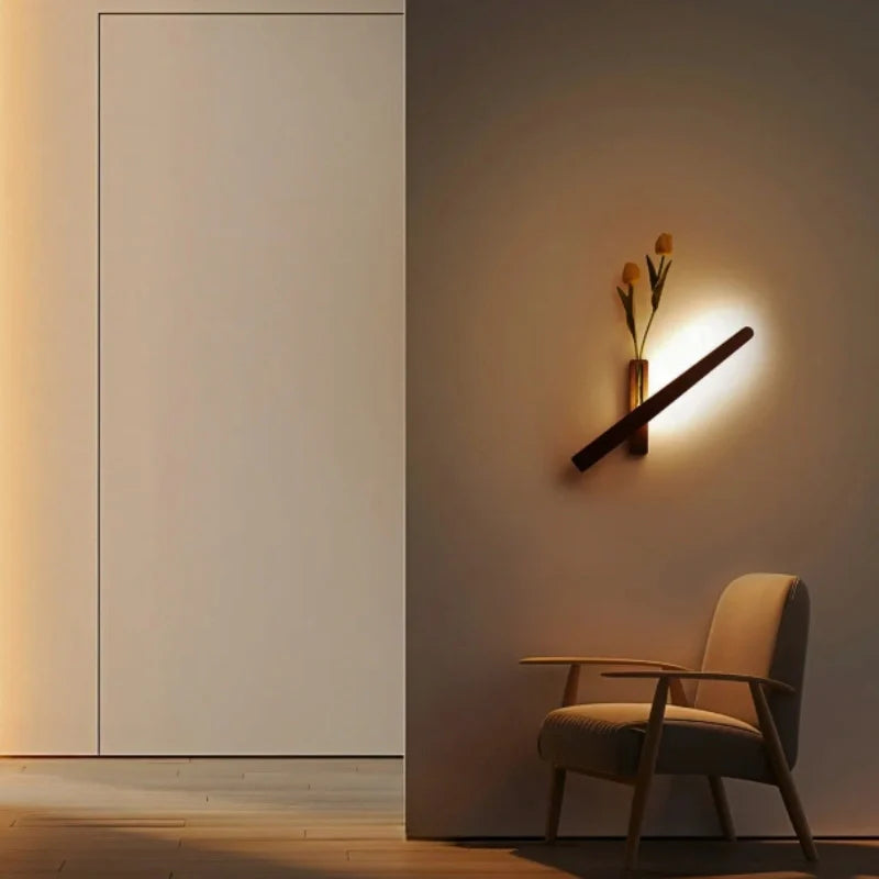 Multifunktionale Wandleuchte in Form einer Vase – einfach anzukleben