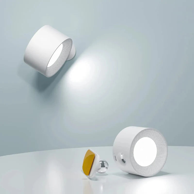 Wireless adjustable wall lamp with magnetic mount and 360° rotation