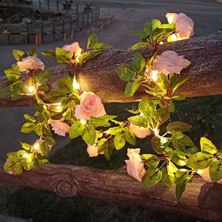 Wasserdichte LED-Außenleuchte mit rosenförmiger Lichterkette