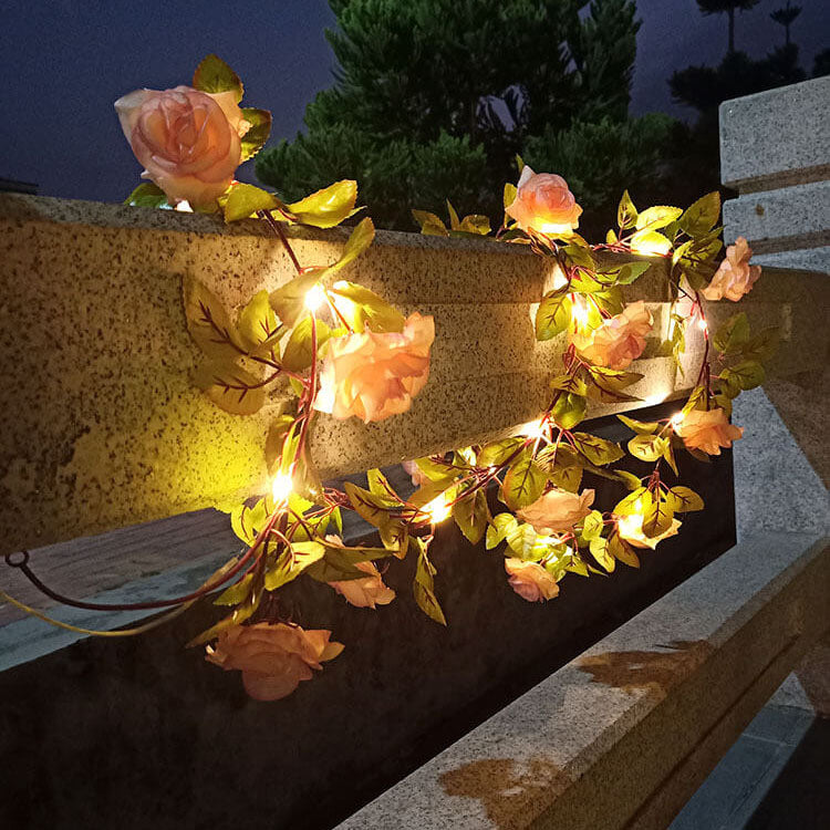 Wasserdichte LED-Außenleuchte mit rosenförmiger Lichterkette
