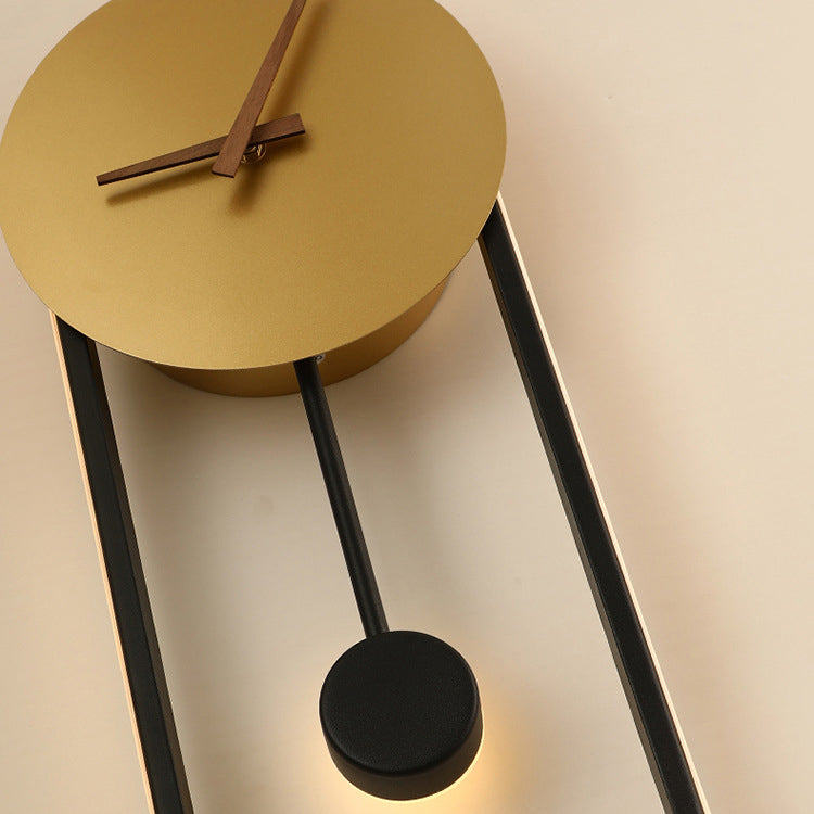 Skandynawska owalna lampa ścienna LED z motywem zegara