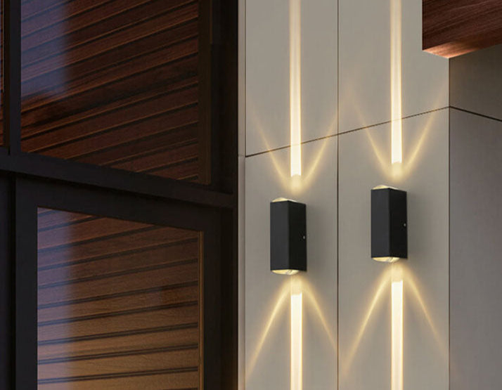 Elegancka wodoodporna zewnętrzna lampa ścienna LED – nowoczesny prostokątny design