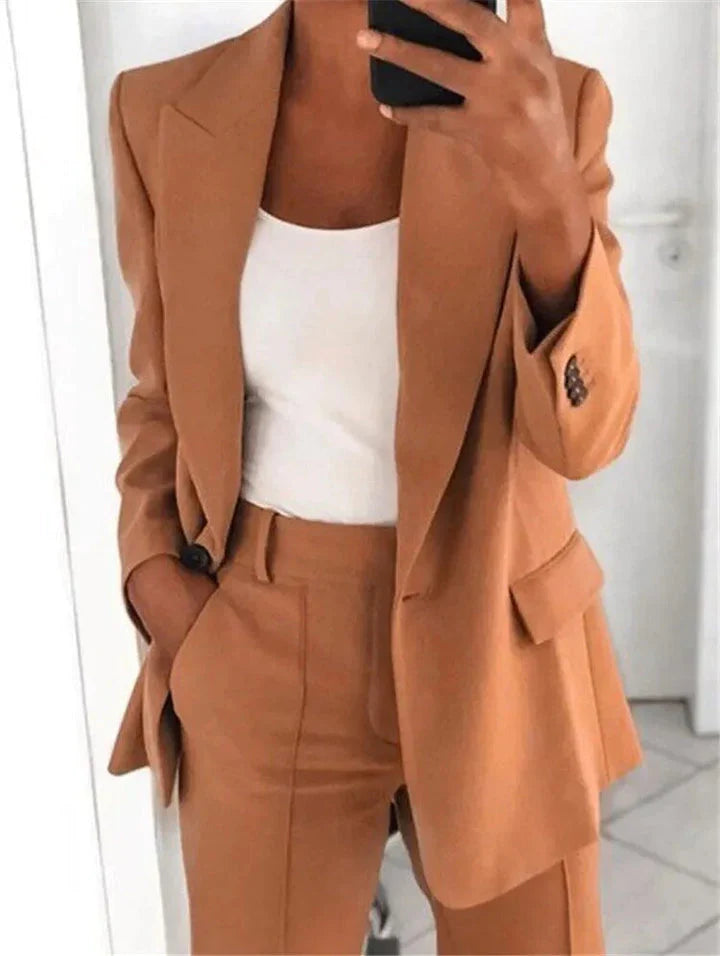 Ensemble tailleur classique ajusté pour femme