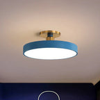 Moderno apparecchio da soffitto con luce d’atmosfera delicata