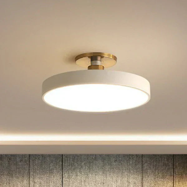Feine LED-Lampe im minimalistischen Stil – modernes Design