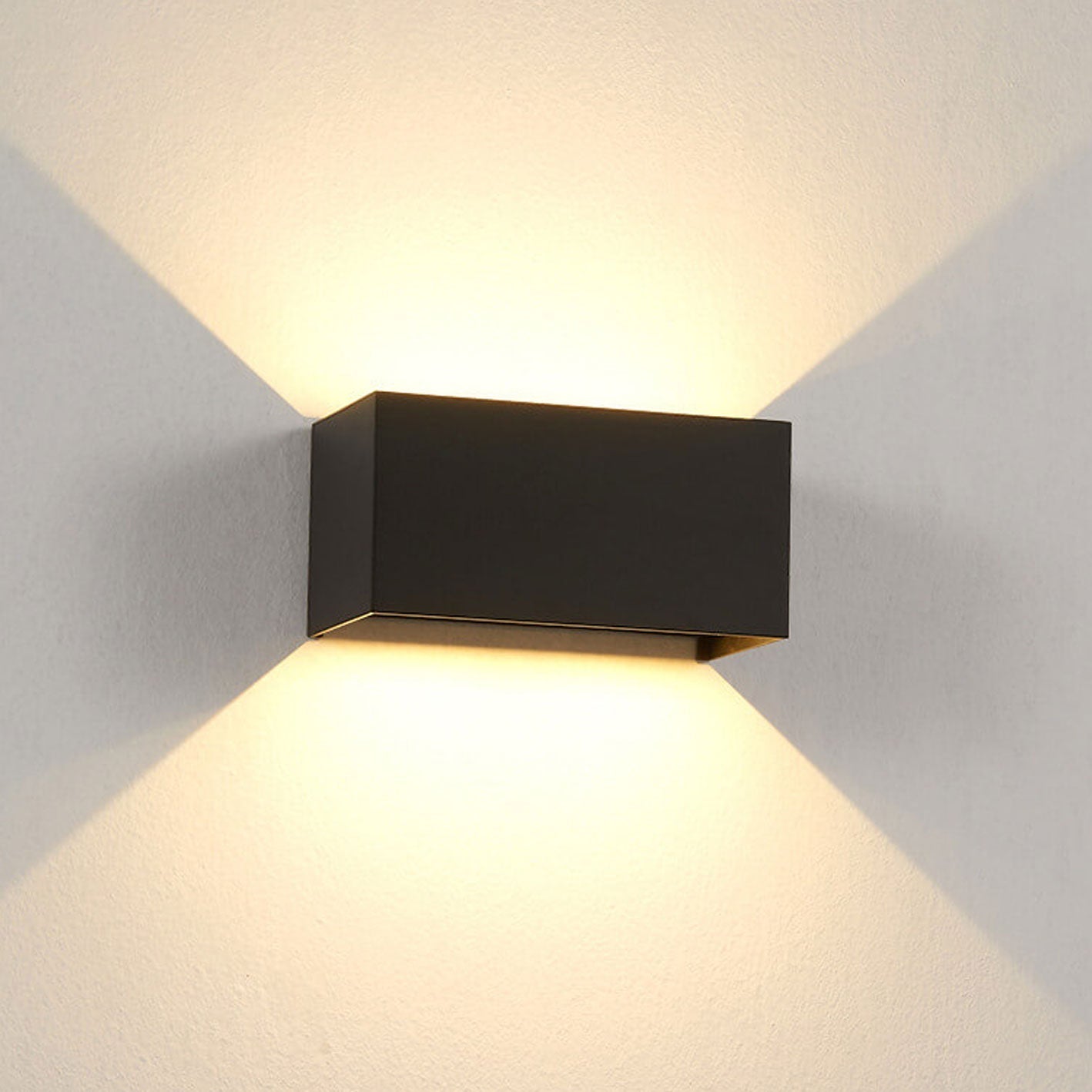 Jasna energooszczędna lampa LED zewnętrzna