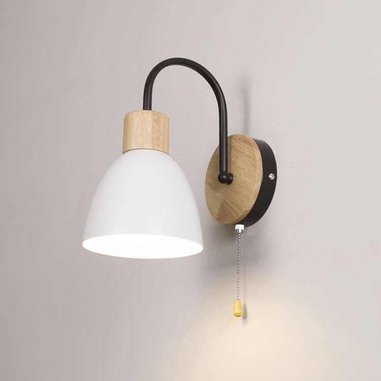 Applique nordica compatta cupola in legno con leva