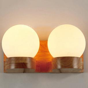 Nordische moderne Massivholz-Kugel – dekorative Wandleuchte