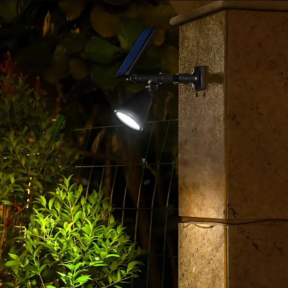 Versatile solar-powered garden spotlight with 9 static and dynamic colors