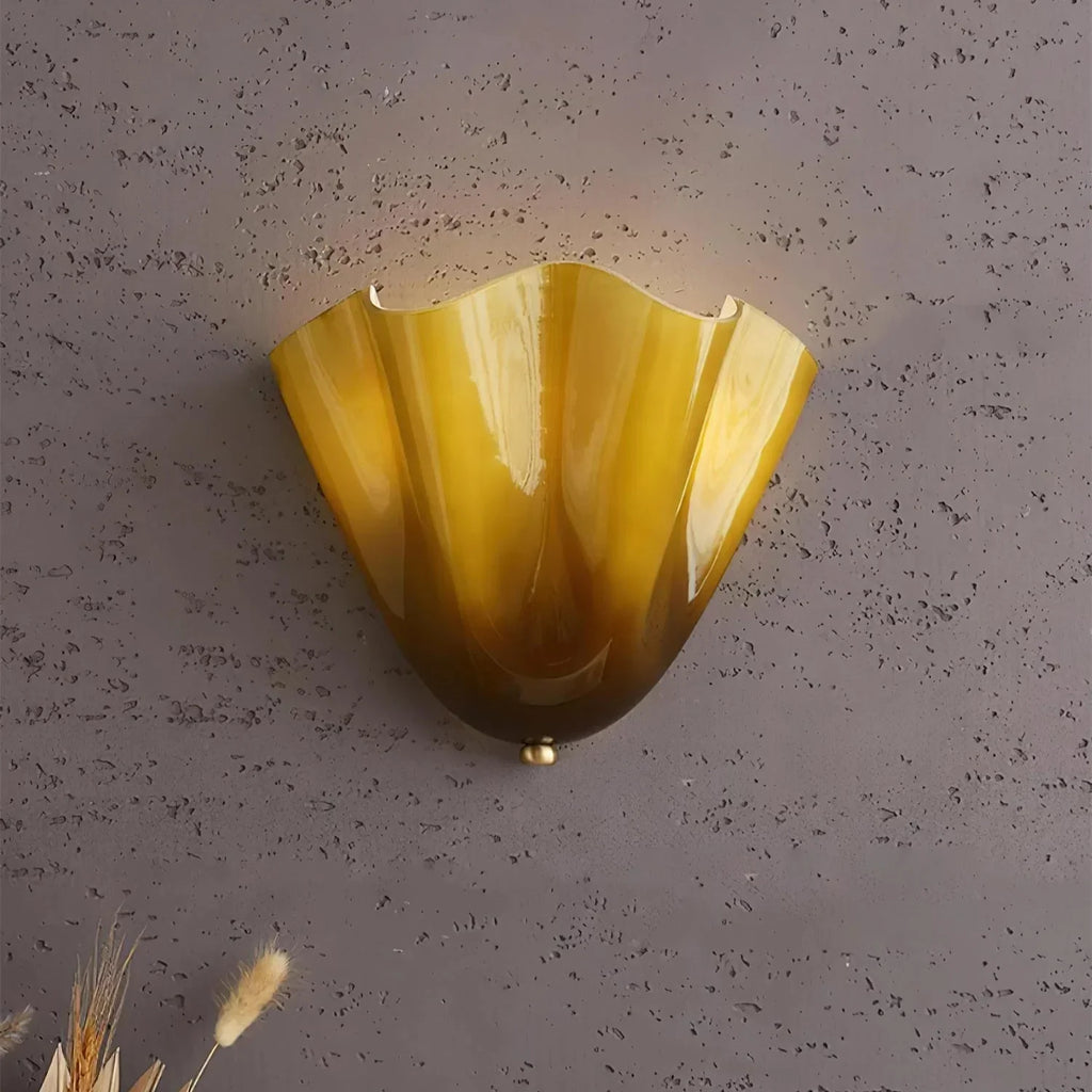 Applique decorativa senza tempo LED con paralume in vetro colorato