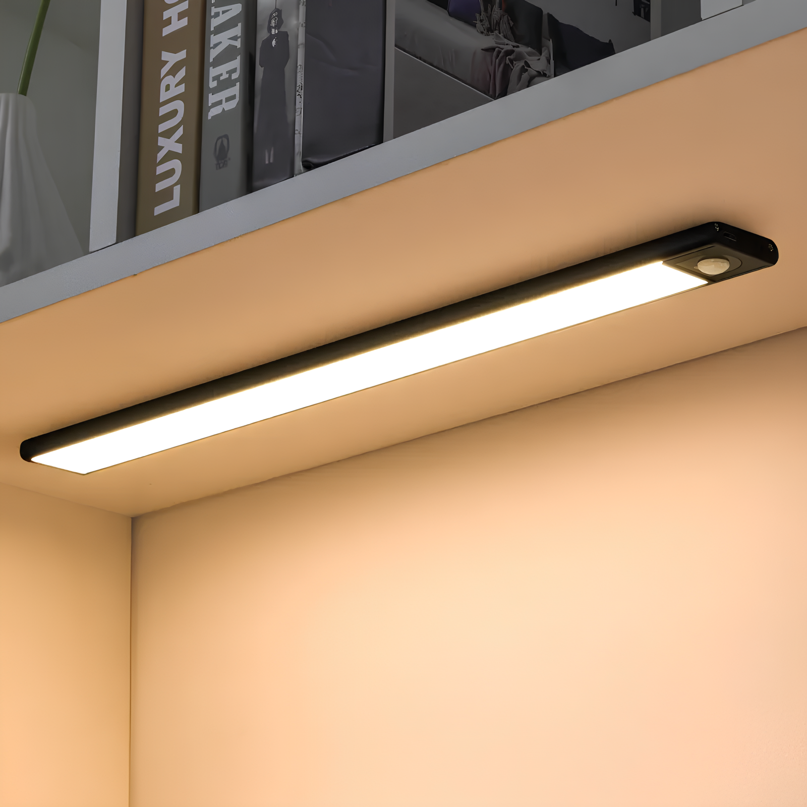Luce interna a risparmio energetico con sensore di movimento
