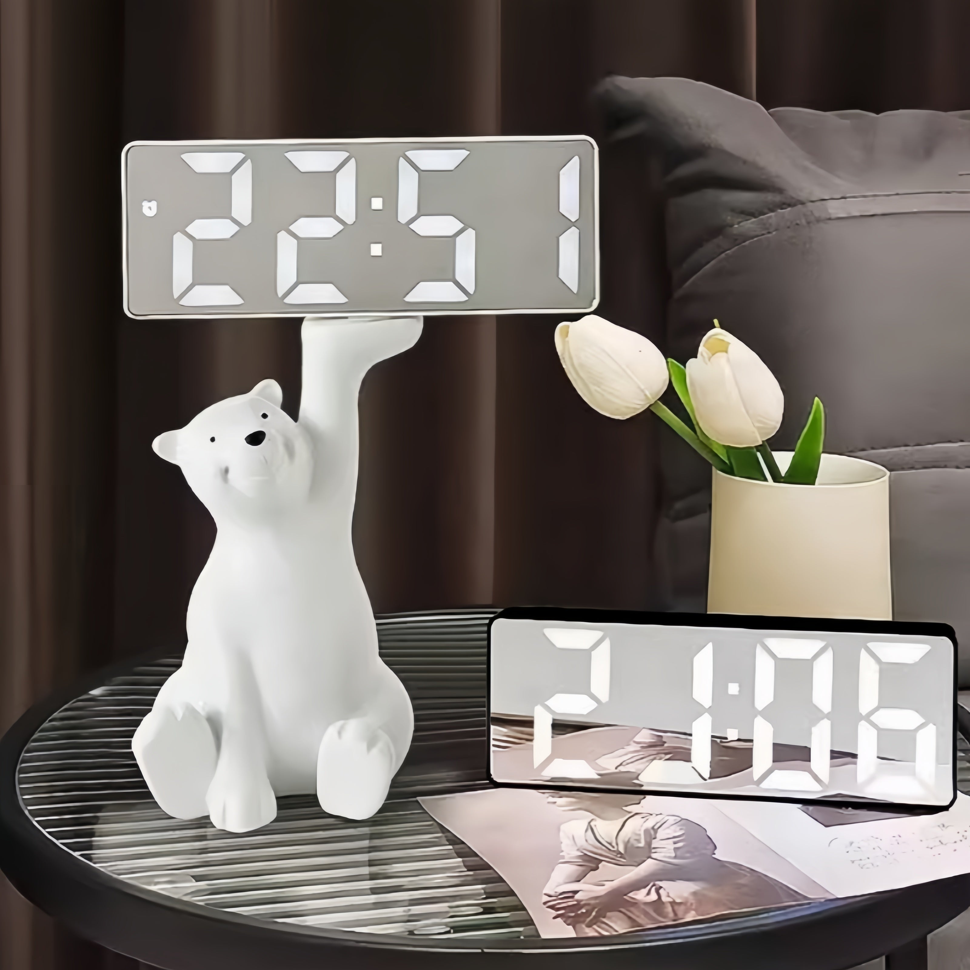 Stylowy zegar LED w lustrze z dużym wyświetlaczem i funkcją drzemki