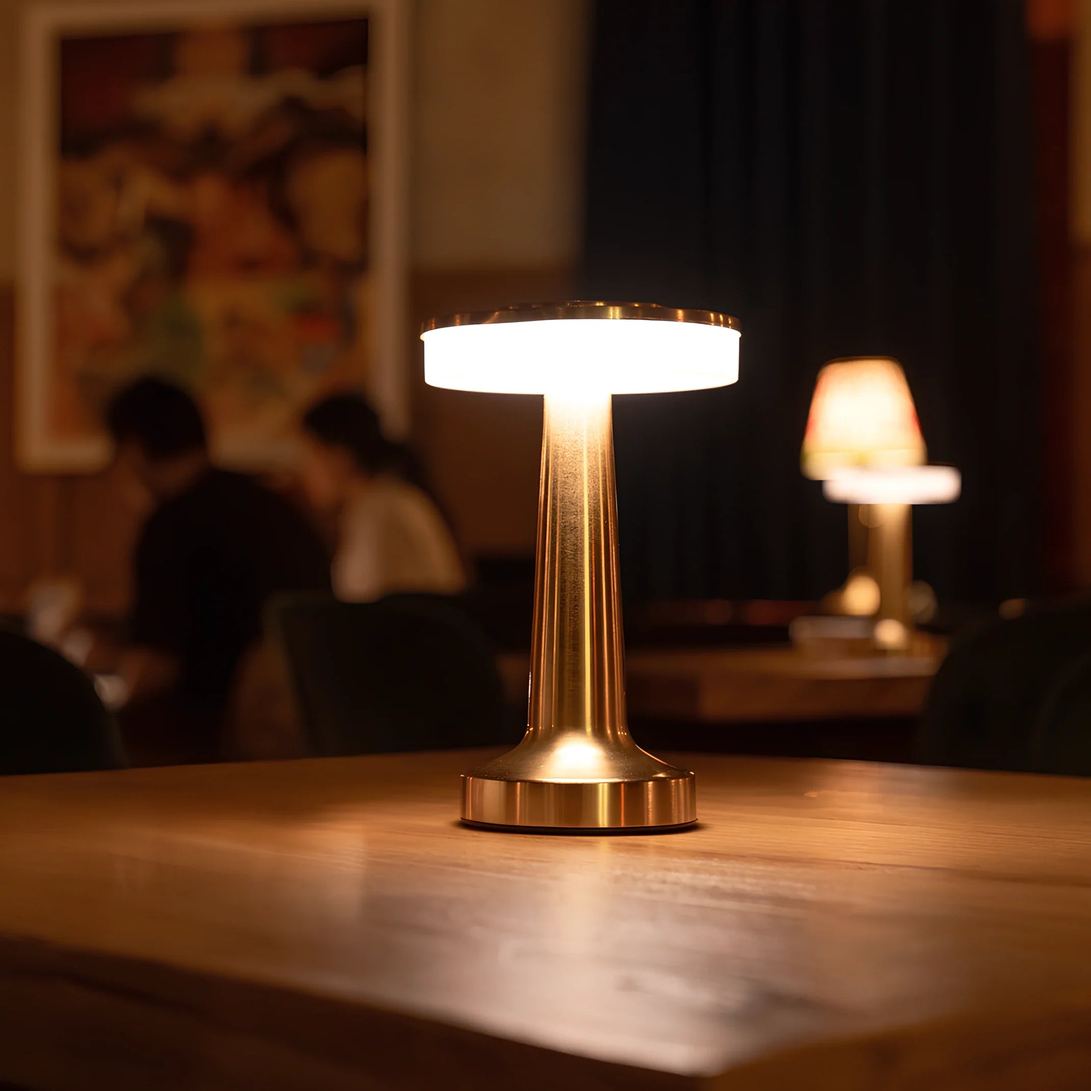 Klasyczny elegancka bezprzewodowa lampa stołowa