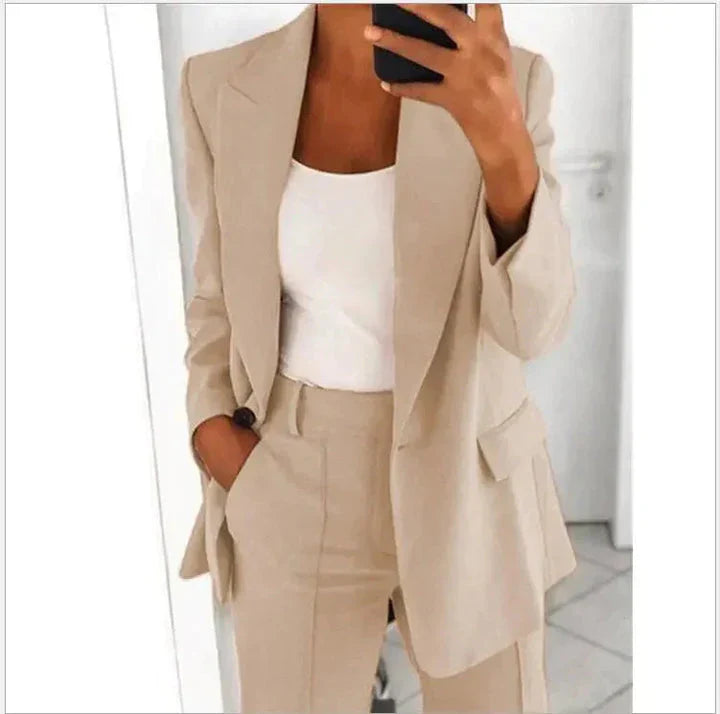Ensemble tailleur classique ajusté pour femme