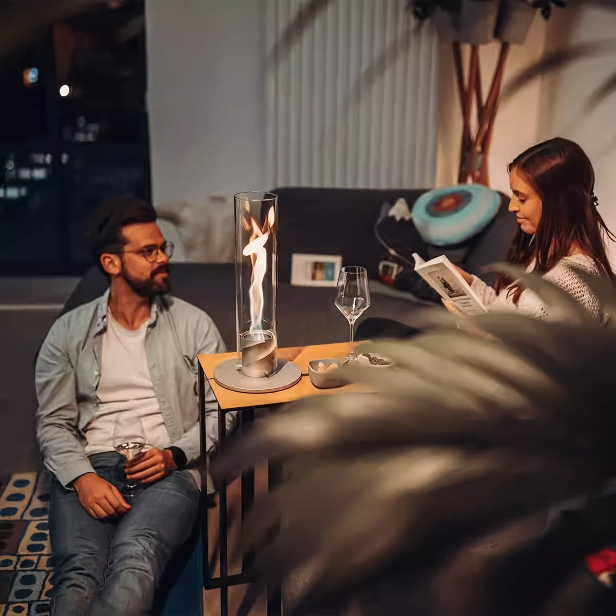 Elegancki Kominek Stołowy do Wnętrz dla Przytulnej Atmosfery