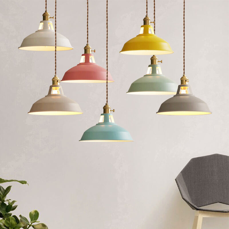 Pojedyncza lampa sufitowa wisząca industrialna kolorowa styl stodoły