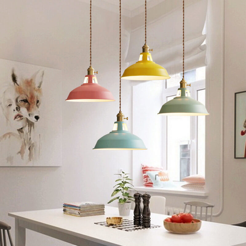 Pojedyncza lampa sufitowa wisząca industrialna kolorowa styl stodoły