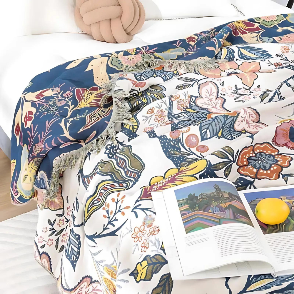 Artystyczny koc w stylu boho z motywem kwiatowym