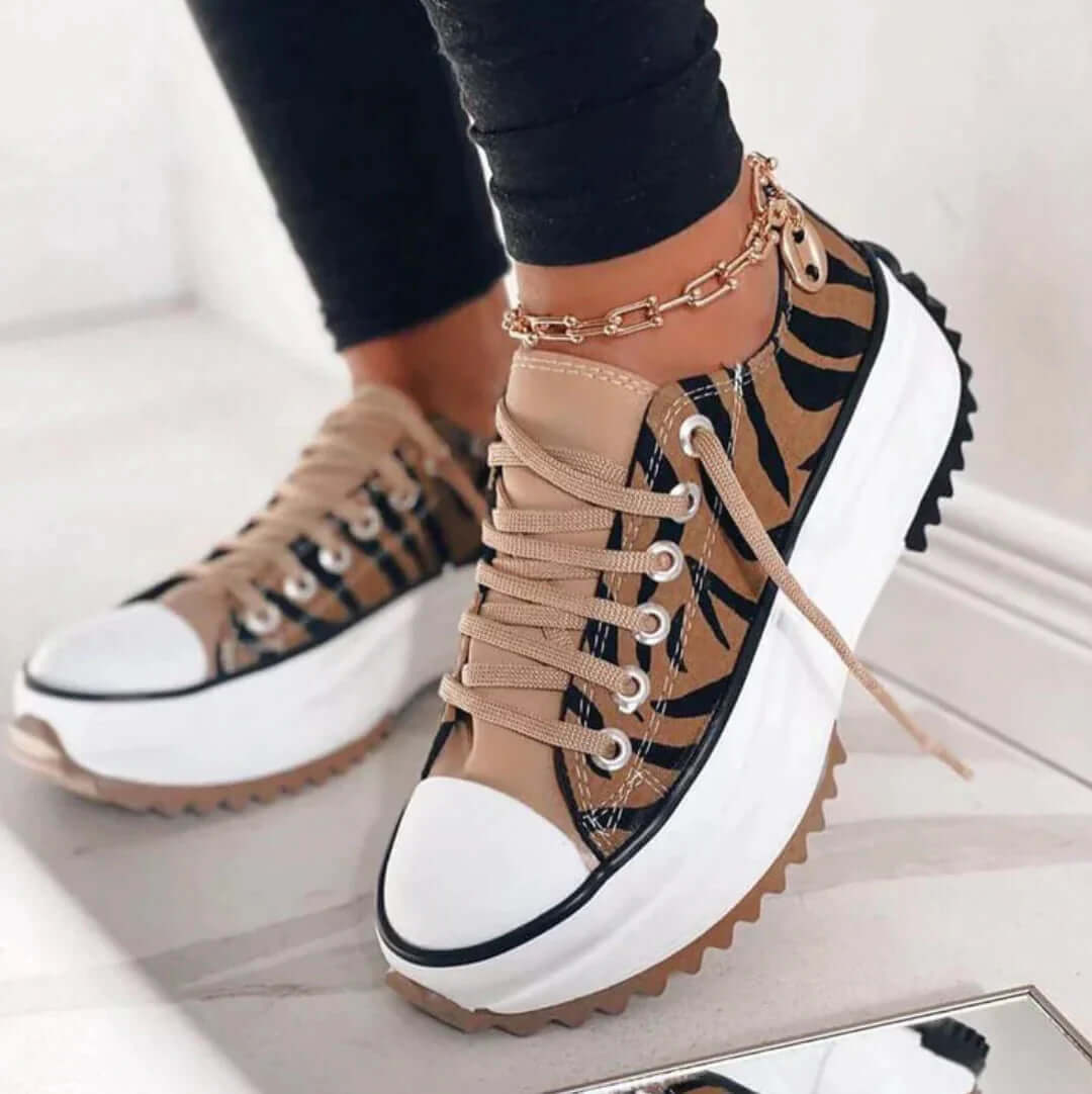 Damskie buty do chodzenia w stylu vintage z paskiem