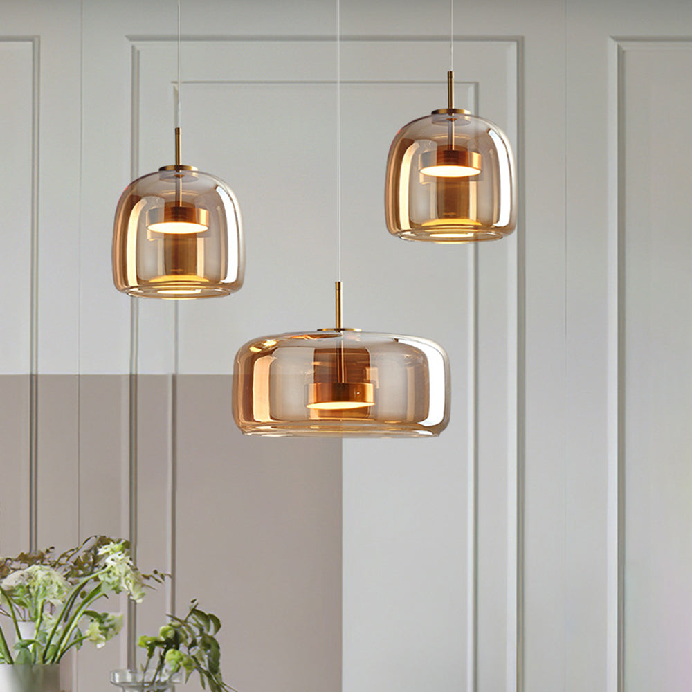 Vintage bursztynowa lampa wisząca ze złotymi detalami – ciepłe światło