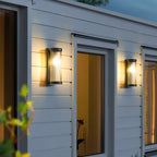 Elegancka lampa ścienna zasilana energią słoneczną do ogrodu i patio