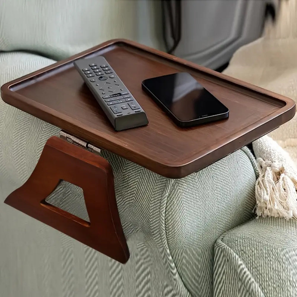 Verstellbarer Tisch zum Auflegen auf Armlehnen von Sofa und Sessel