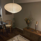 Lampe suspendue blanche design Japandi élégante pour salon et salle à manger
