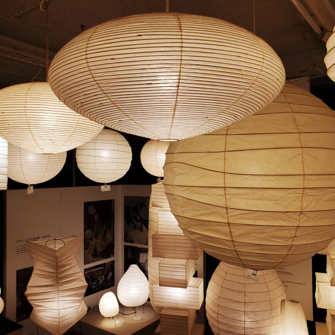 Lampe suspendue blanche design Japandi élégante pour salon et salle à manger