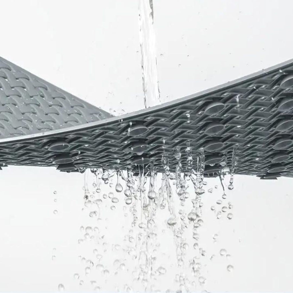 Non-slip shower mat with strong suction cups