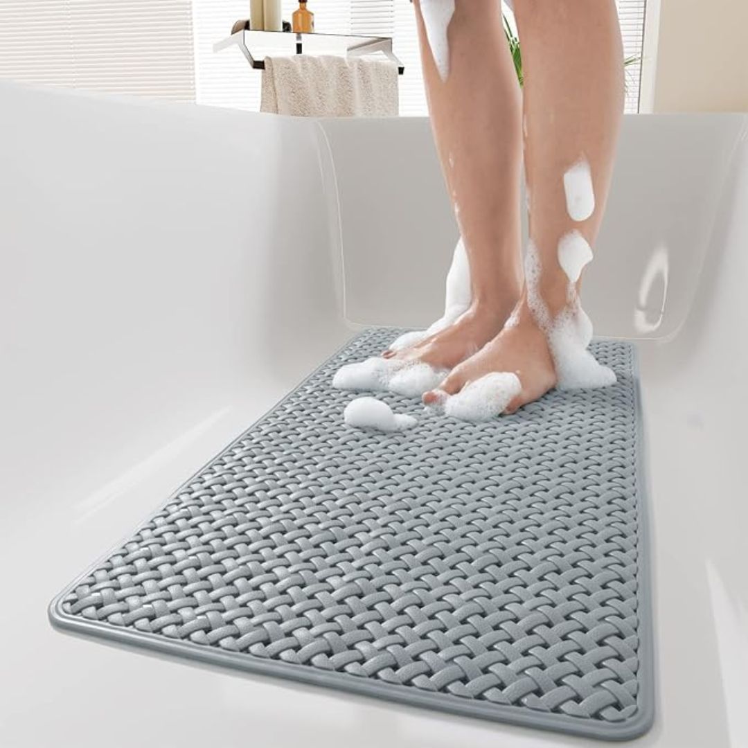 Non-slip shower mat with strong suction cups