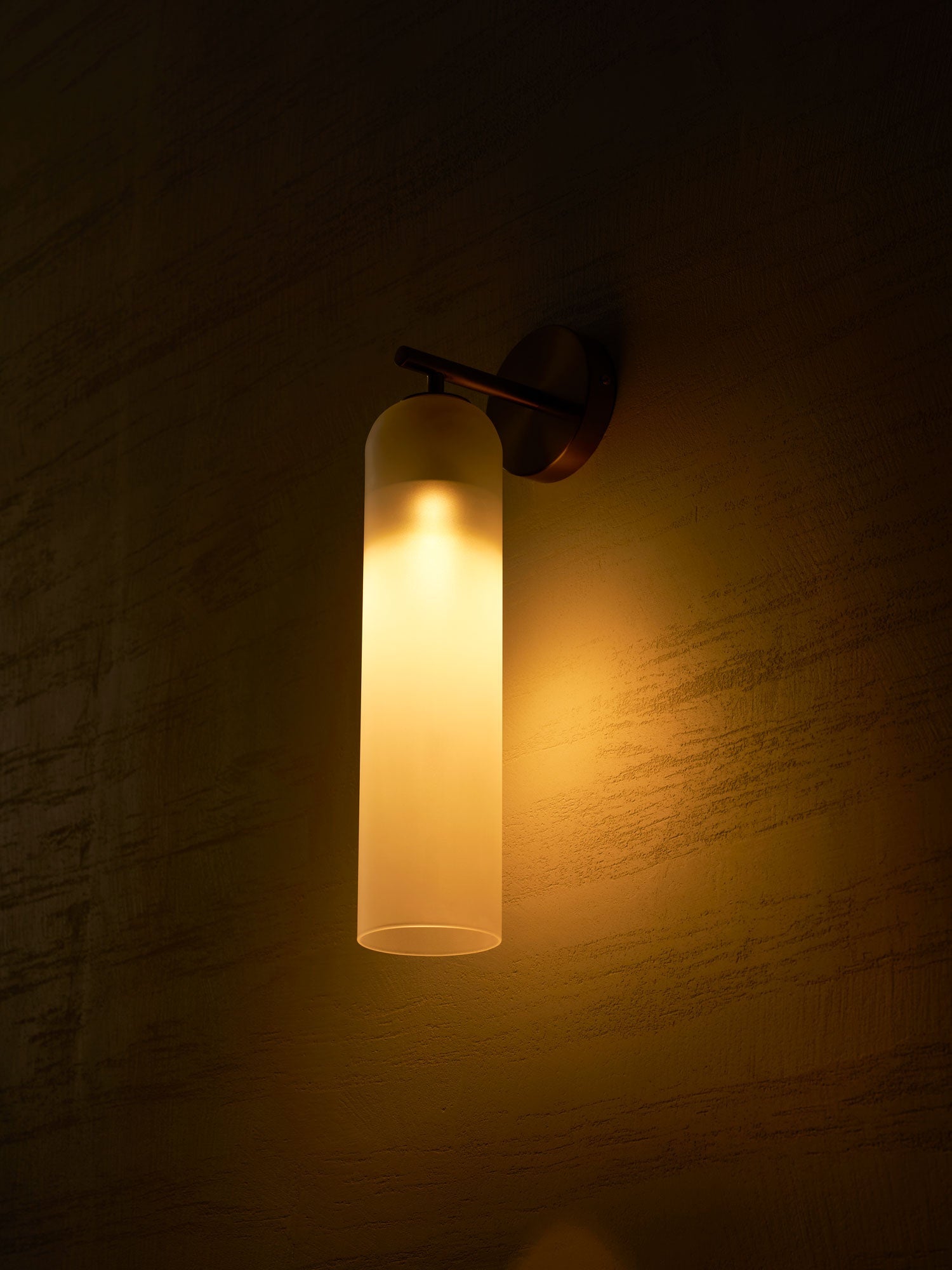 Nowoczesna lampa ścienna o szklanym stylu Smukłe oświetlenie dekoracyjne