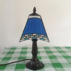 Nocna lampka w kolorze morskim z szklanym kloszem
