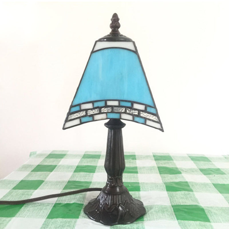 Nocna lampka w kolorze morskim z szklanym kloszem