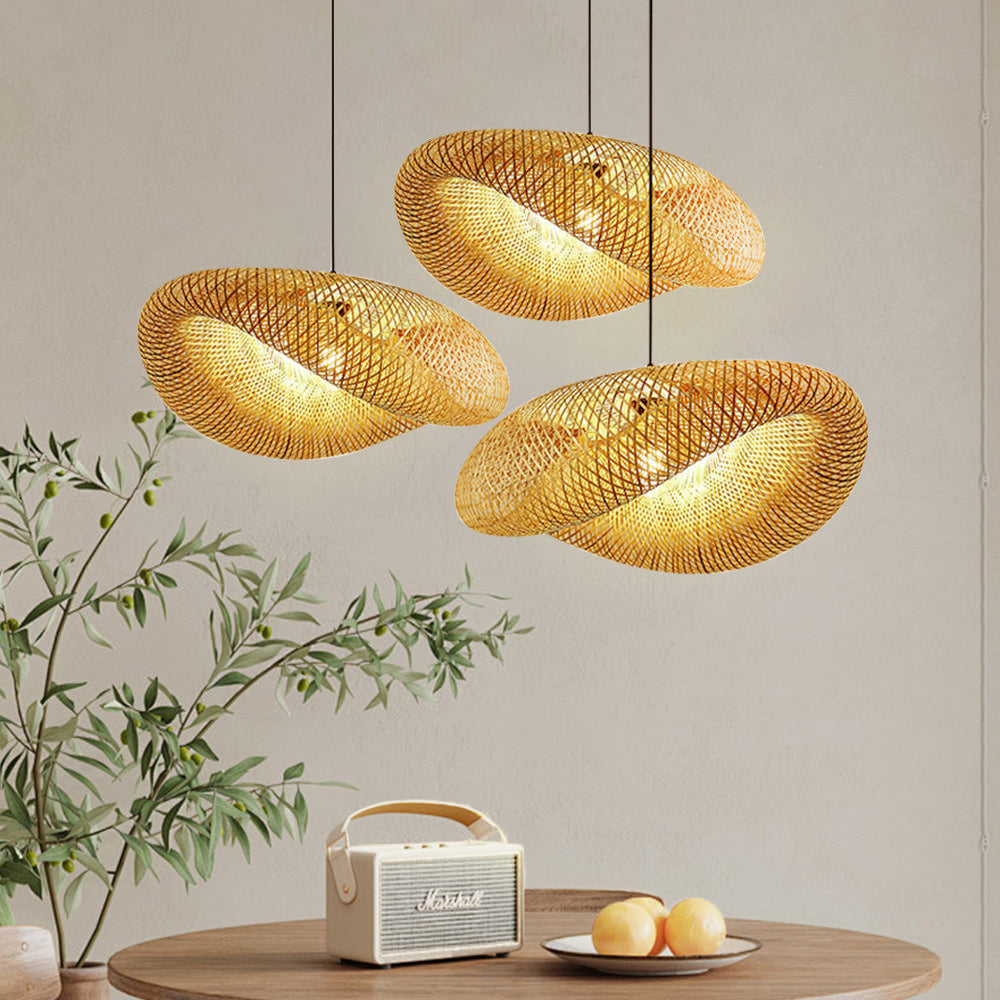Geflochtene LED-Deckenlampe aus Bambus mit natürlicher Oberfläche