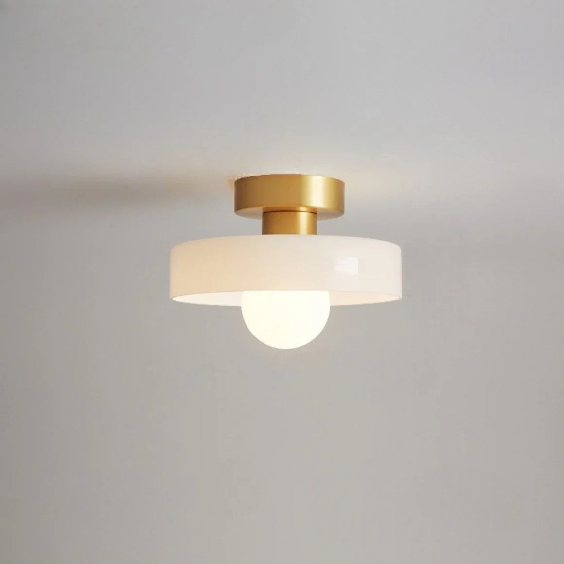 Lampada da soffitto scandinava moderna e colorata contemporanea