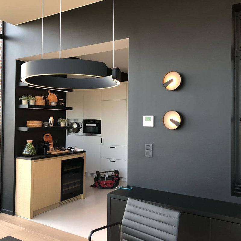Lampada a sospensione LED rotonda luminosa e atmosferica per ambienti abitativi